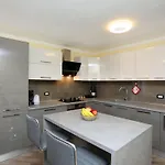 Victory-3 By Interhome * Raša
