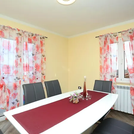 Victory-3 By Interhome *