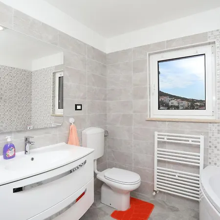 Victory-3 By Interhome