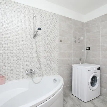 Victory-3 By Interhome شقة Raša