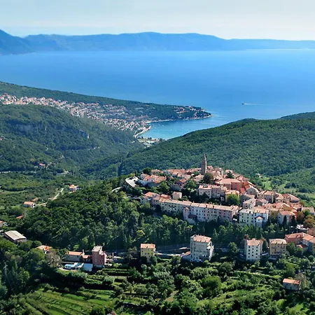 Victory-3 By Interhome