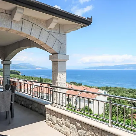 Victory-3 By Interhome *