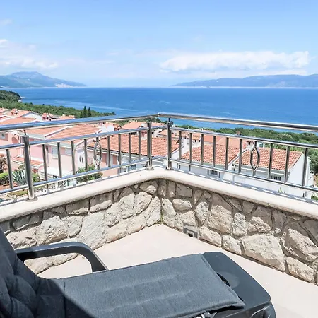 Victory-3 By Interhome * Raša