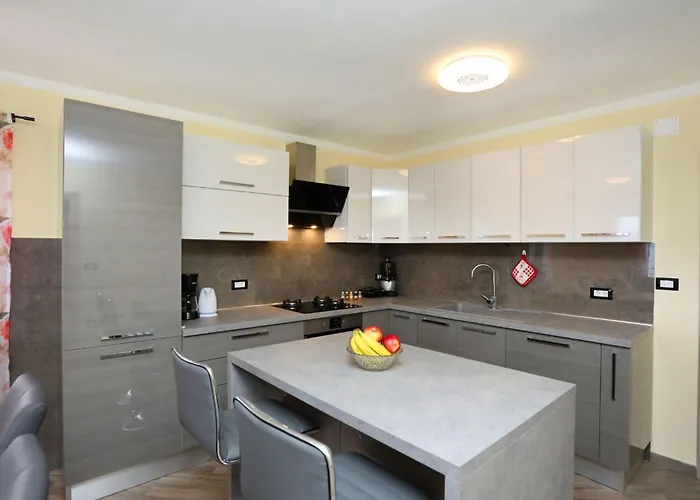 Victory-3 By Interhome * Raša